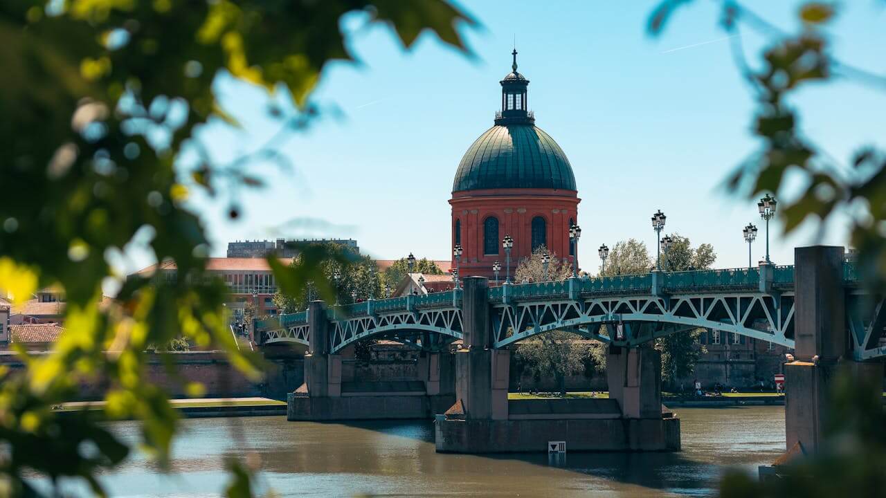 Expert-comptable Toulouse : CREO Conseils, vue du Pont Neuf et du dôme de la Grave